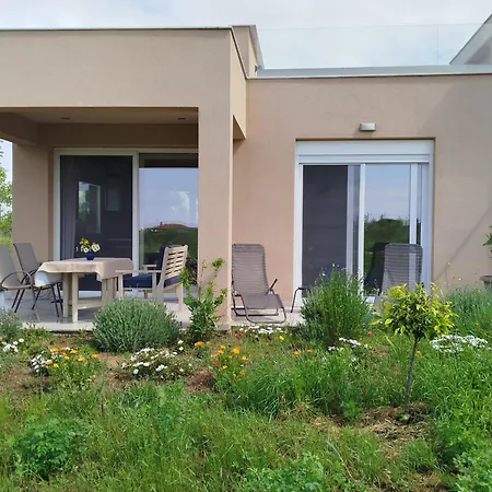 Do Nothing Land 度假居 *